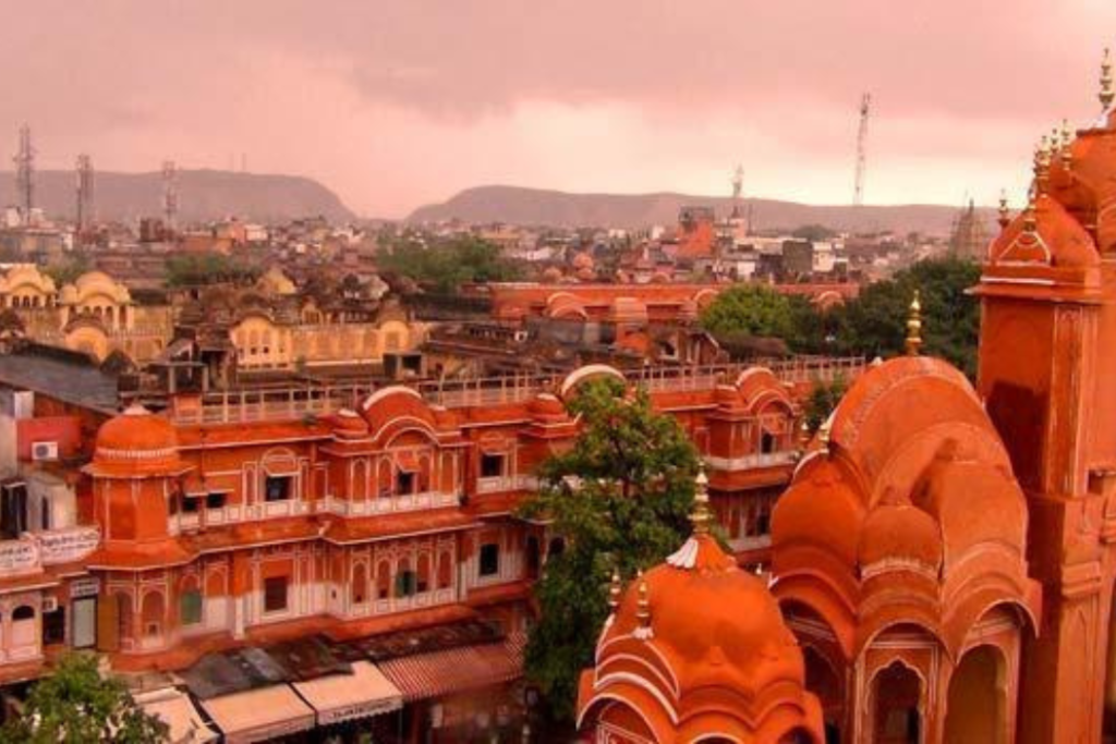 Explore Jaipur Pink City Tour – Amber Fort, Hawa Mahal, City Palace and vibrant local culture with Golden Triangle India Tourism